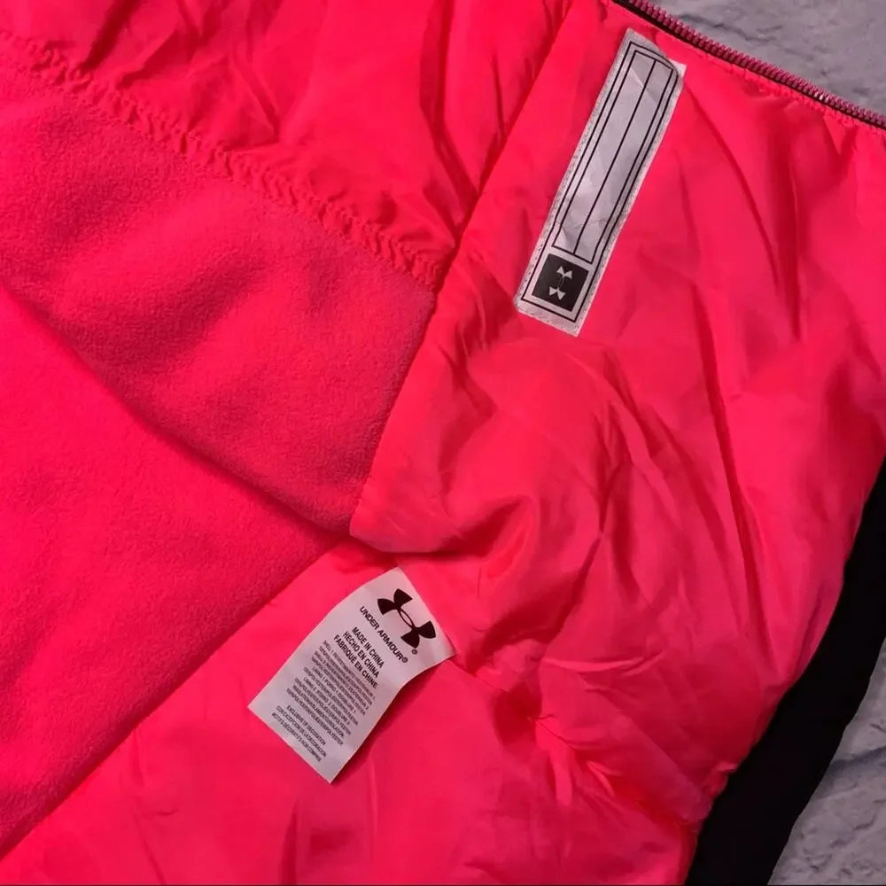 Under Armour Treetop Jacket in Black/Cerise